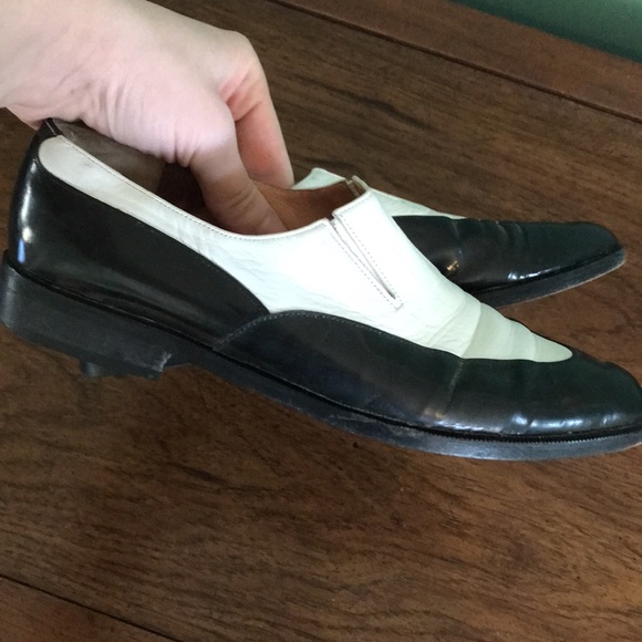 Vintage black and white slip-on flats - Picture 4 of 5